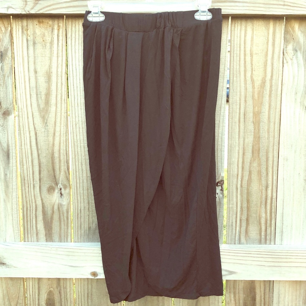 Black Midi Length Skirt 💕
